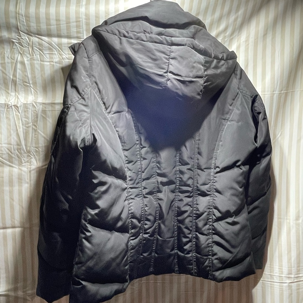 Calvin Klein Women's Black Puffer Coat with Leopard Lining - Picture 6 of 8